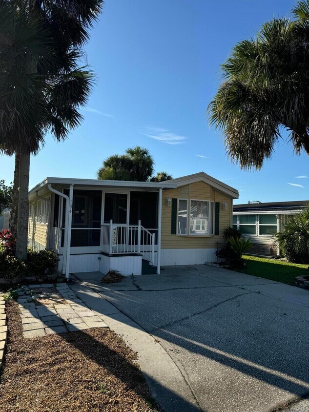 Primary Photo - 104 Sunset Dr