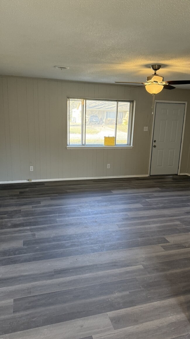 Building Photo - 1006 Pattie Ln