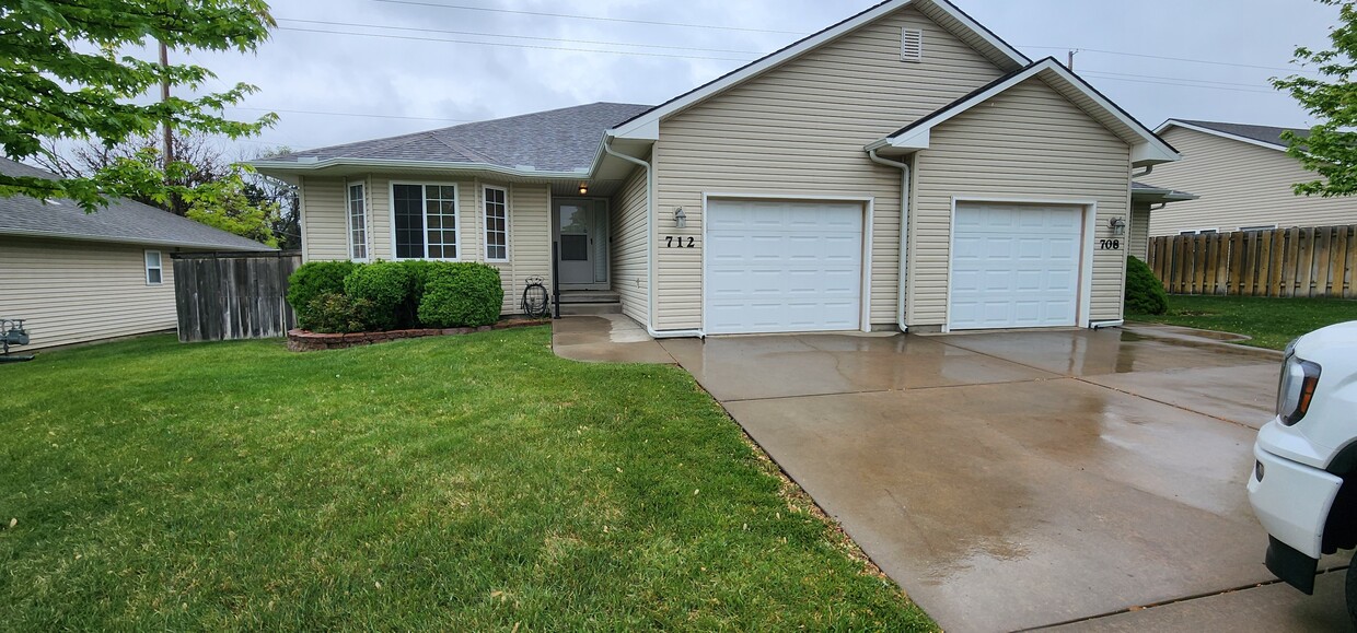 Foto principal - 712 Autumn Ridge Ct