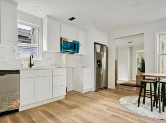 Building Photo - 76 Mitchell St