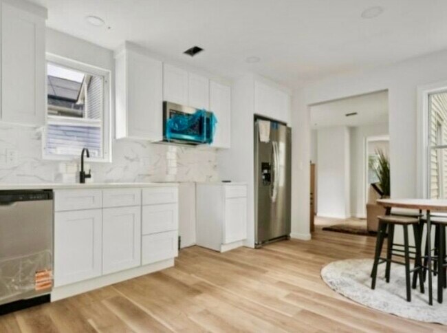 Foto del edificio - 76 Mitchell St