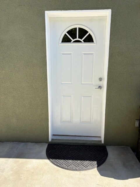 Primary Photo - 10713 Helendale Ave