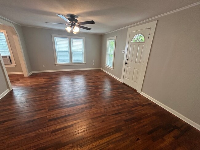 Foto del edificio - 1709 W St Louis St