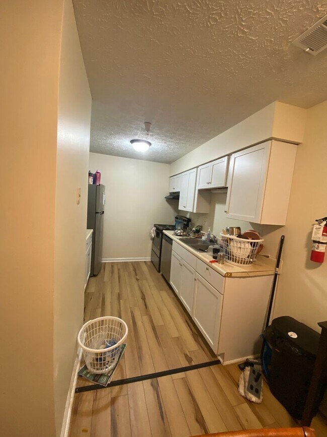 Foto del edificio - 3-Bedroom Apartment Near IU Bloomington Campus
