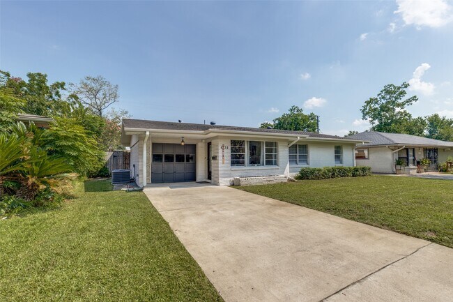 Foto del edificio - 4034 Woodfin St