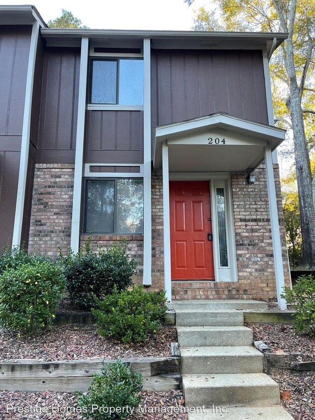 Primary Photo - 2 br, 1.5 bath House - 204 Candlebrook Drive