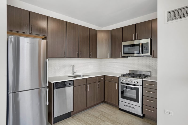 Primary Photo - 613 N Wells St