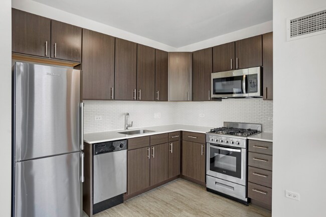 Foto del edificio - 613 N Wells St