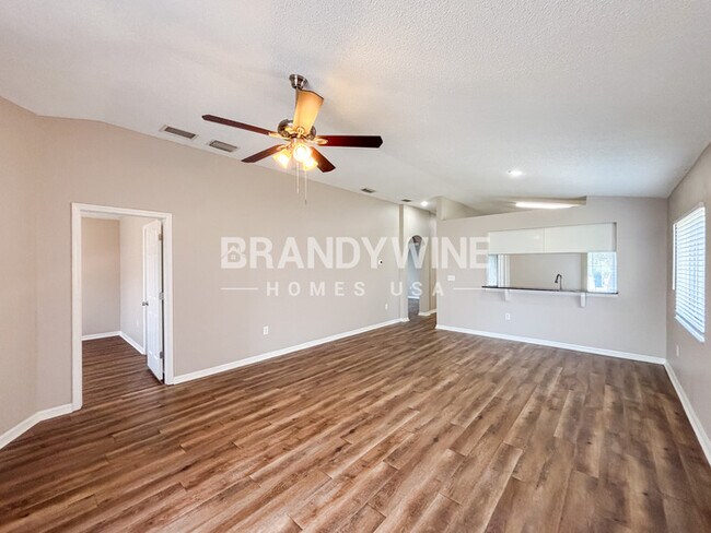 Foto del edificio - 11750 Lynmoor Dr