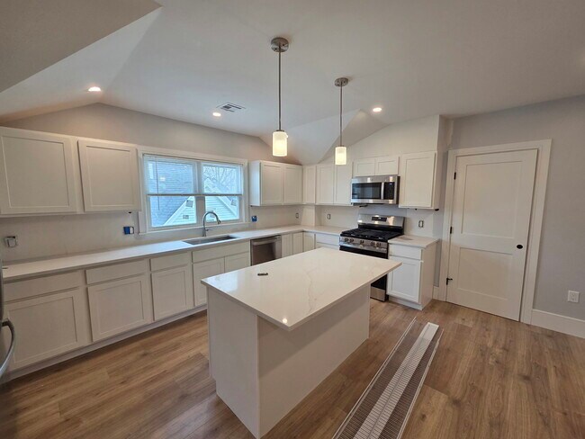 Photo - 28 Brooks St Apartment