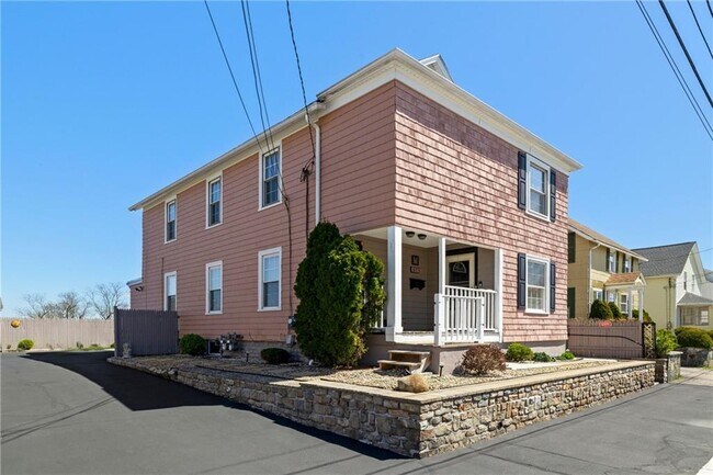 Foto del edificio - 176 Wilmarth Ave