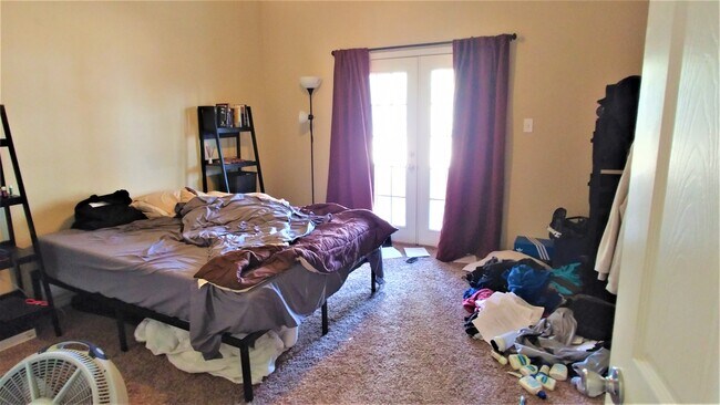 Foto del edificio - 224 Inlow Blvd