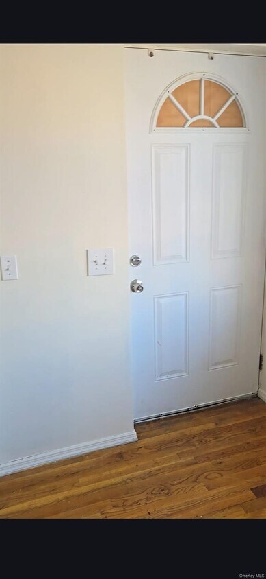 Building Photo - 127-28 103rd Rd