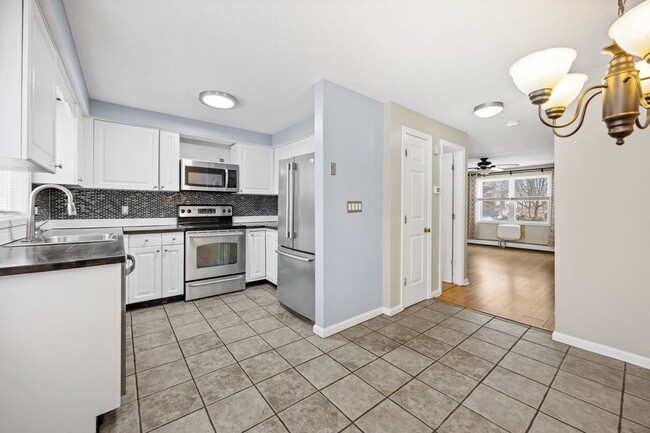 Building Photo - 67 Brentwood Dr