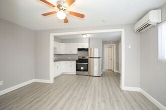 Building Photo - 8127 Colonial Ln