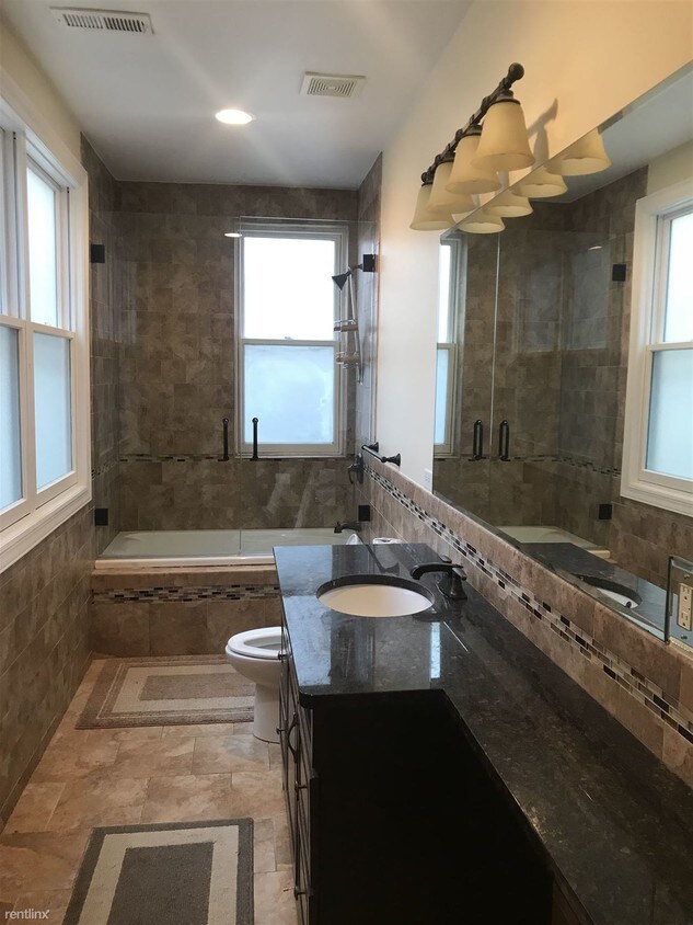 Foto principal - 819 W Aldine Ave