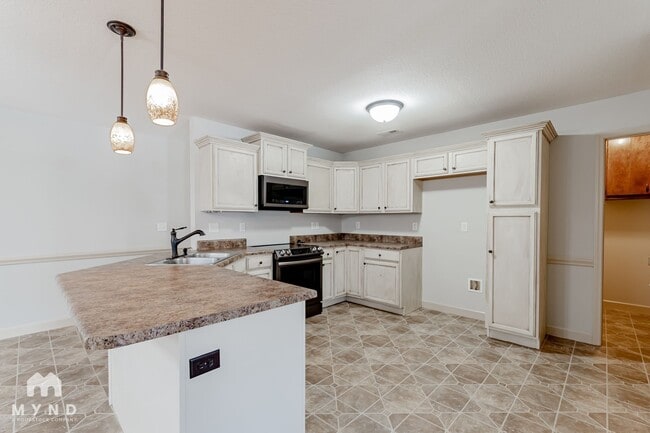 Building Photo - 352 Robin Helton Dr