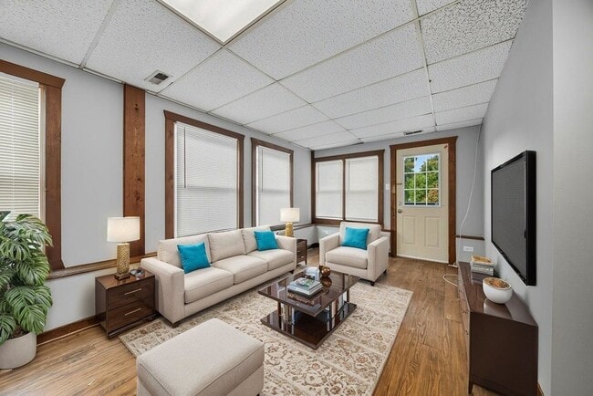 Foto del edificio - 2429 W 127th St
