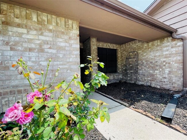 Building Photo - 12027 Canterhurst Way