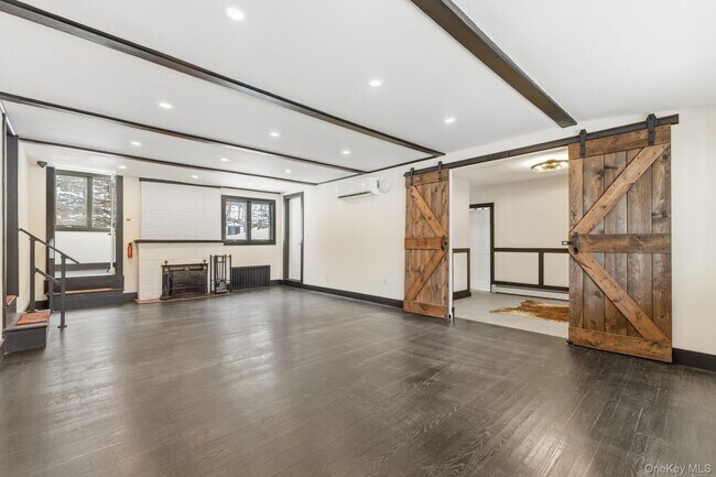 Foto del edificio - 1156 NY-35