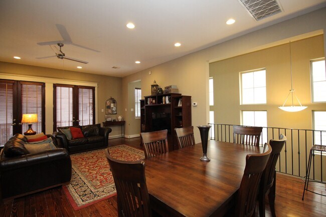 Foto del edificio - 2212 Radcliffe St