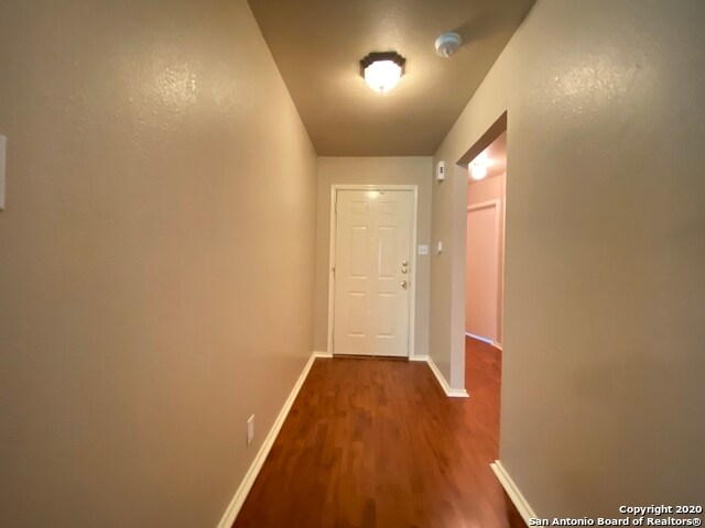 Building Photo - 9207 Encino Village