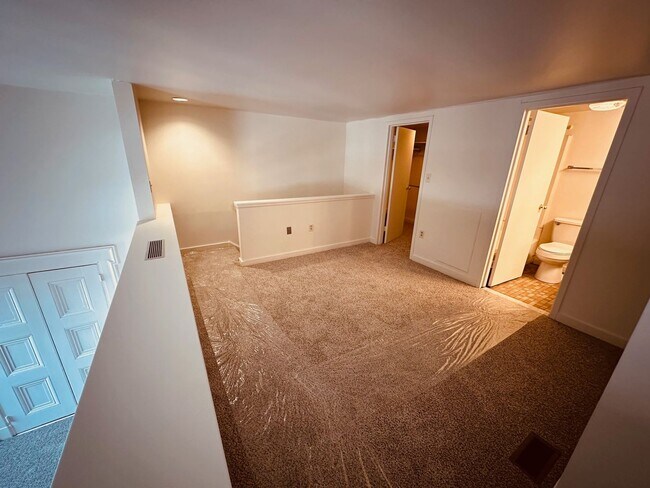 Building Photo - Washington Hall, One Bedroom, Downtown Loft Apartment