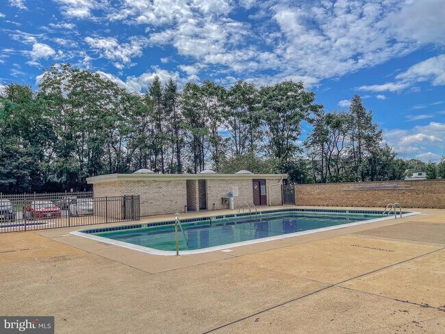 Foto del edificio - 3245 Rio Dr