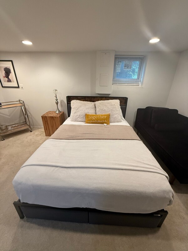 Building Photo - 1215 Savannah St SE