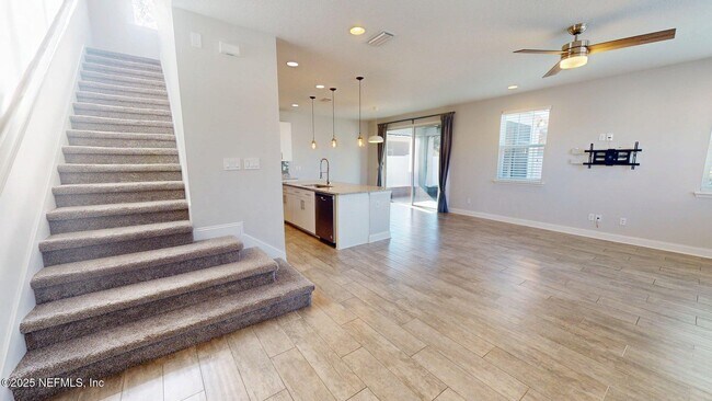 Foto del edificio - 7030 Azalea Grove Dr