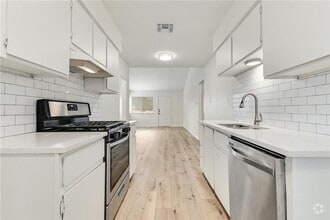 Building Photo - 1602 W Braker Ln