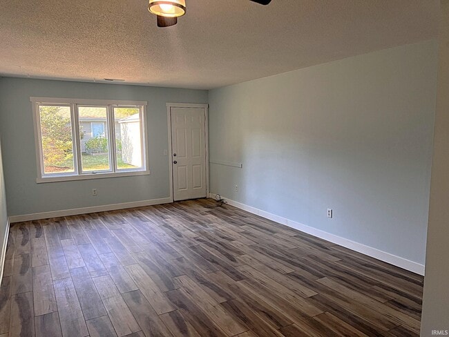Building Photo - 3509 Kendale Dr