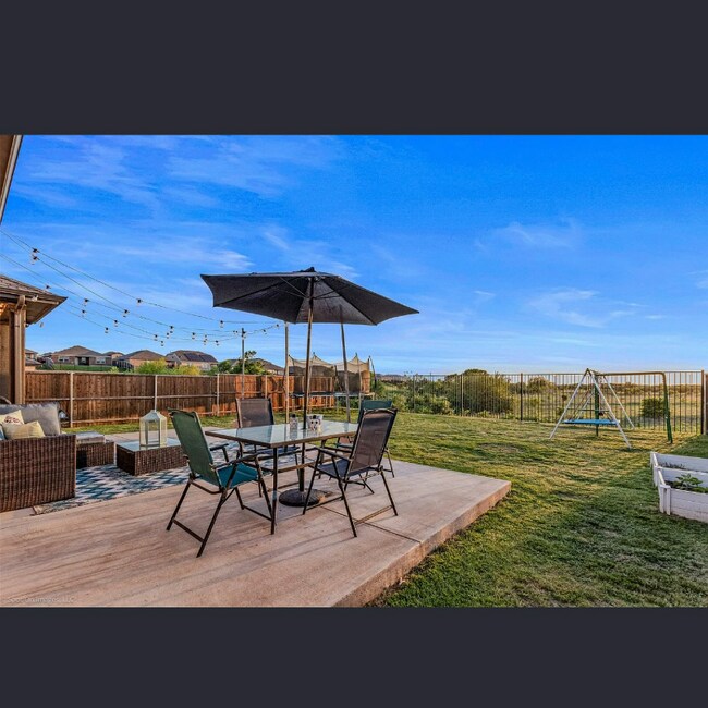 Foto del edificio - 3912 Burks Ct