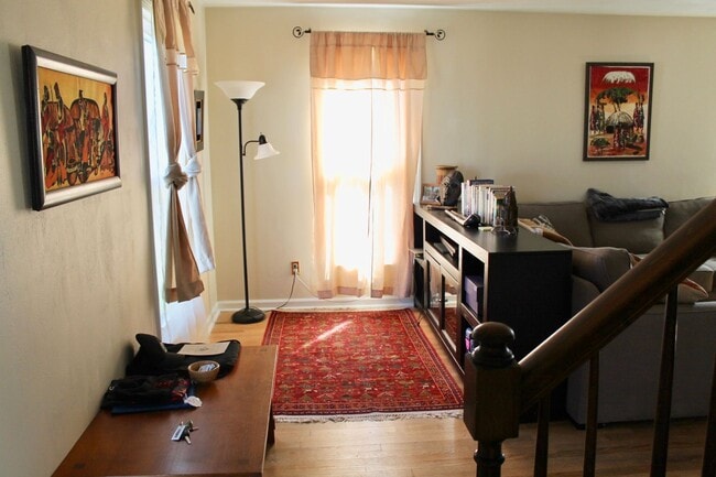 Foto del edificio - 3BD/2.5BA Home minutes from Dam Neck!  Full fenced Back yard!!