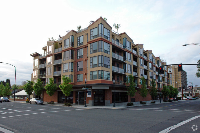 Building Photo - Broadway Commons