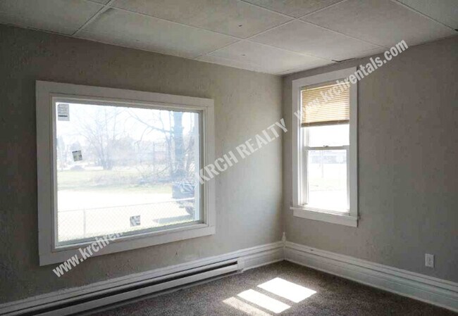 Foto del edificio - Cozy 2-Bedroom 1-Bathroom Home in South To...