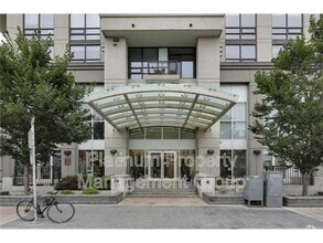 Building Photo - 1405-1412 Ave SW
