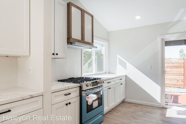 Foto del edificio - 4 br, 2 bath House - 211 James Street