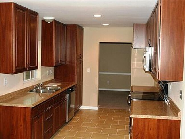 Foto del edificio - 2034 Baxter Rd