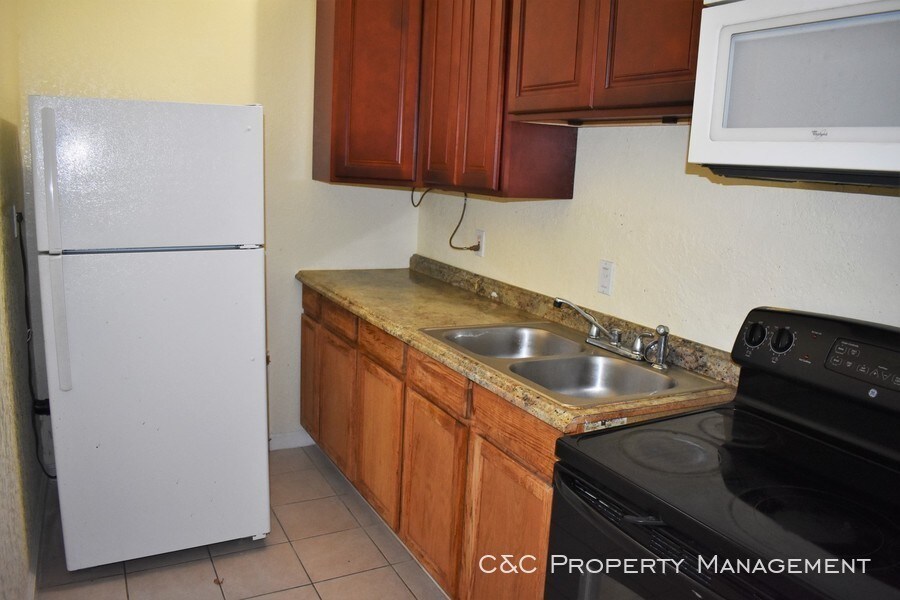 Building Photo - Spacious Studio in Milpitas