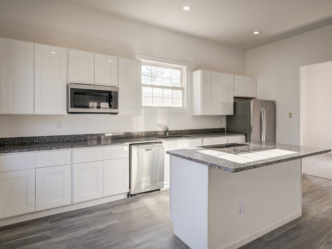 Beautiful updated kitchen - 2000 Ritchie Rd