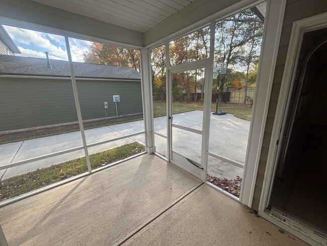 Foto del edificio - Room in House on Hedge Maple Dr