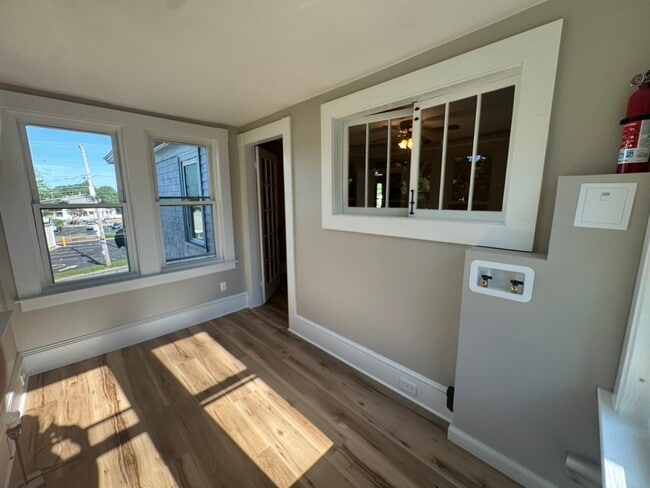 Building Photo - 463 Mammoth Rd