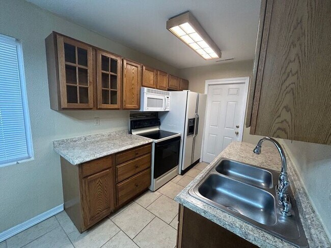 Building Photo - 4208 Deerfield Hills Rd