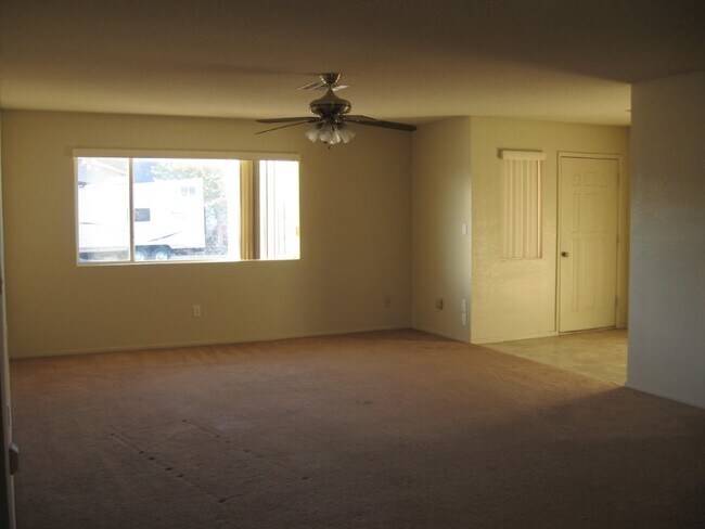 Building Photo - Mountain View