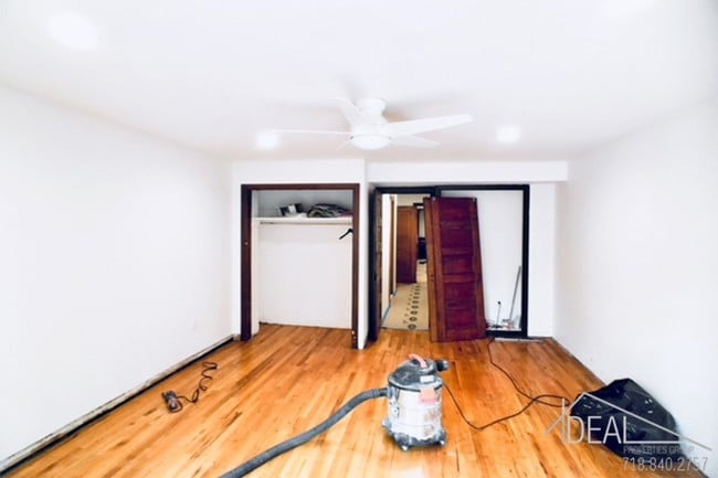 Building Photo - 206 8th Avenue #1R