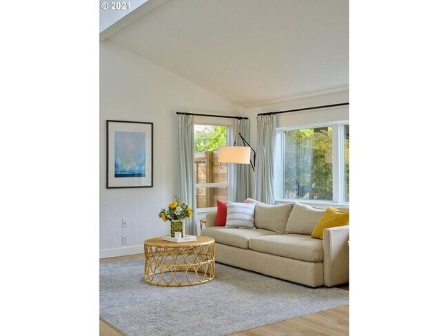 Building Photo - 1641 NW 31st Ave