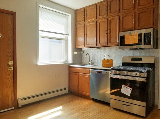 Foto del edificio - 2329 W 35th Pl