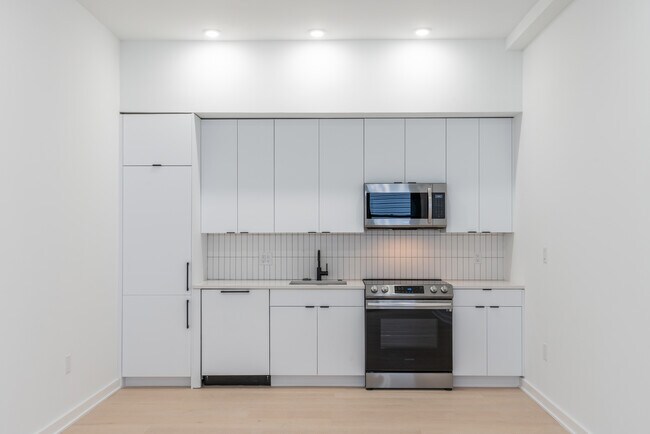 Building Photo - 2414 Frankford Ave