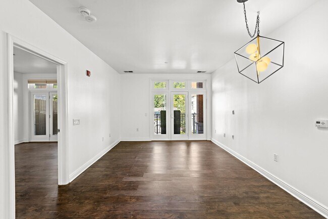 Foto del edificio - 7400 River Rd